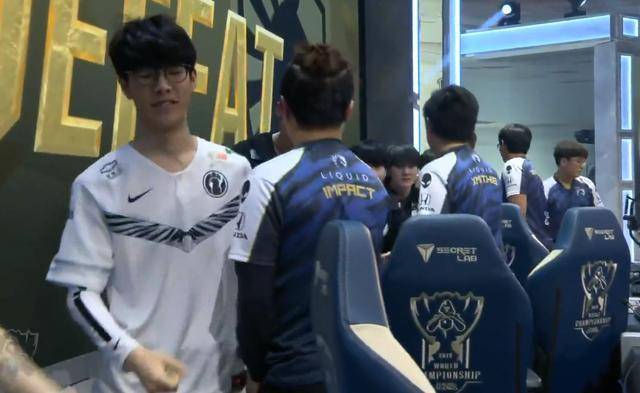 LNG官方：Scout解锁LPL联赛生涯4500次助攻成就！