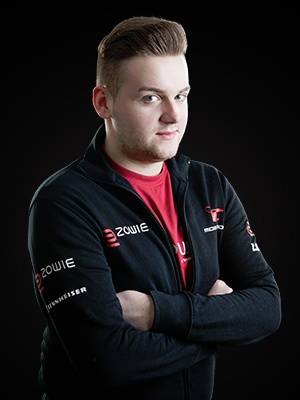 Mouz 以惊人的表现击败 Vitality ，晋级 IEM Cologne 2025 的总决赛